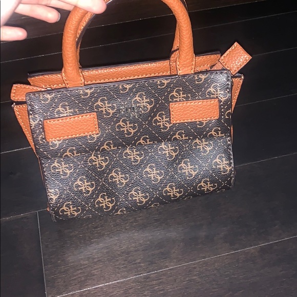 Authentic Guess purse - Picture 1 of 7